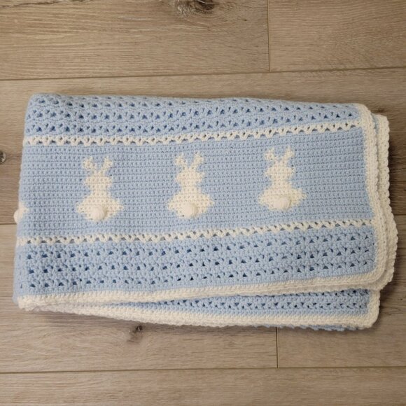 Vtg Hand-Crocheted Baby Blanket Bunny Pattern Pom Tail Blue White Nursery - Picture 1 of 7